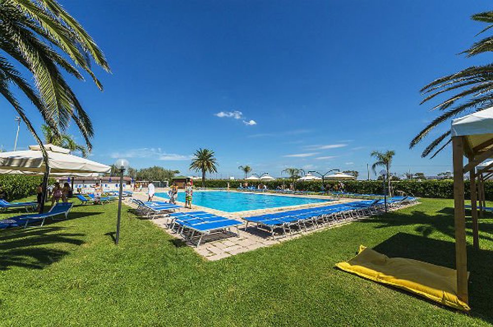 Camping-Village-Tuscia-Tirrenica-Swimming-Pool[1].jpg