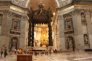 La Basílica De San Pedro Dentro